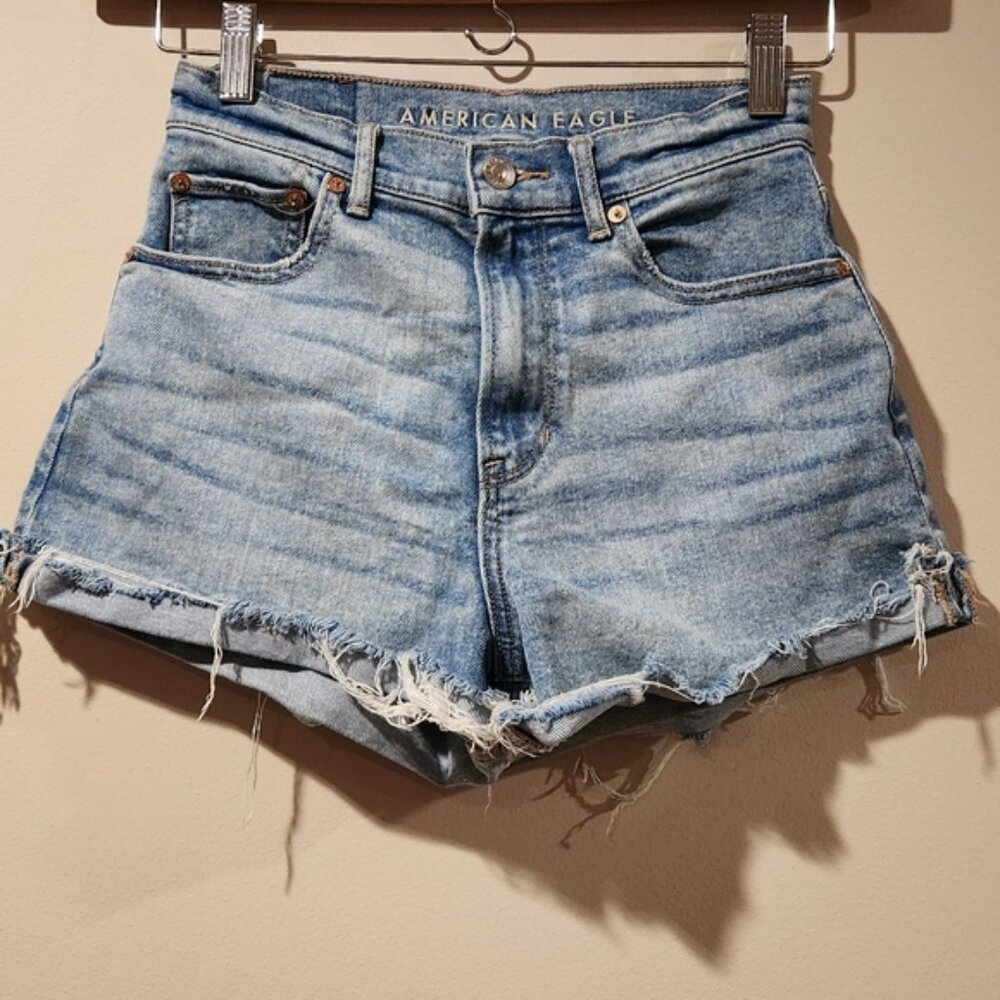 AMERICAN EAGLE Denim shorts with cuffed raw hem 5 pocket style size 0
